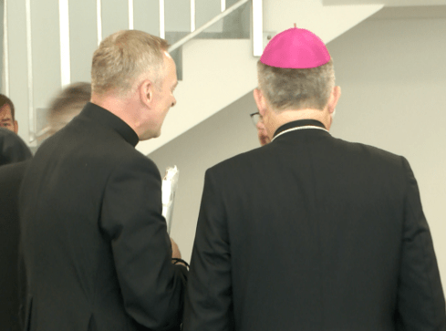 Tylko dwóch chętnych do seminarium. Spada liczba powołań - grafika