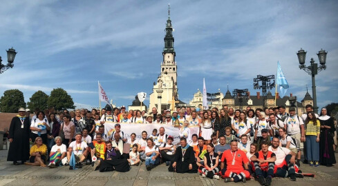 Pielgrzymi ruszają do Częstochowy. Utrudnienia dla kierowców  - grafika