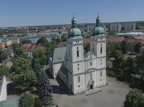 W niedzielę liczenie wiernych w kościołach  - grafika