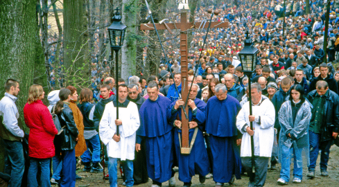 Czy Wielki Piątek powinien być dniem wolnym od pracy?  - grafika