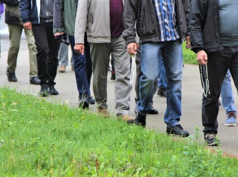 Wojownicy Maryi walczą różańcem także w Pile  - grafika