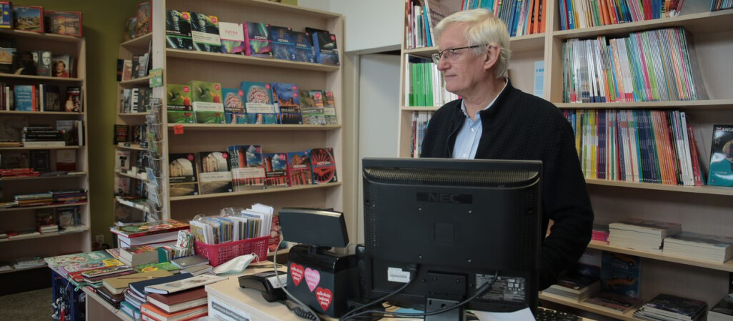 Młodzi ludzie wracają do książek 
