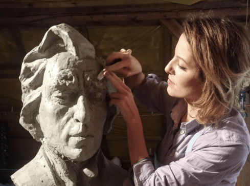 Popiersie kompozytora w szkole muzycznej - grafika