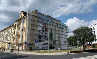 Powstaje mural z historycznymi pilskimi budynkami