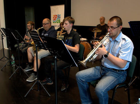 Muzycy potrzebni od zaraz  - grafika