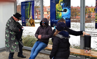 "Epidemiczny przystanek artystyczny" w Pile 
