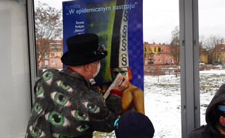 "Epidemiczny przystanek artystyczny" w Pile 