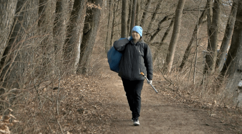Wolontariusz z Wałcza sprząta okoliczne lasy - VIDEO  - grafika