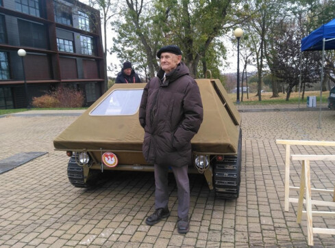Zmarł konstruktor związany z Piłą - płk inż. Zbigniew Węglarz - grafika