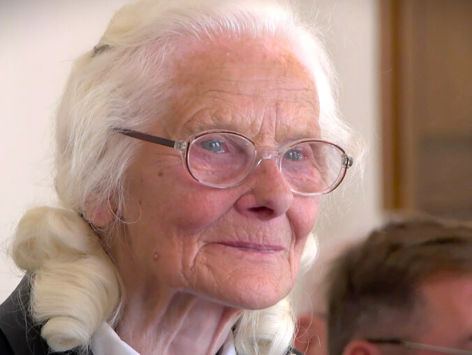 Pani Celinka bileterka w kina Tęcza zostanie jego patronką - grafika