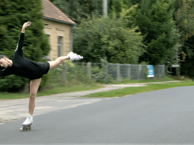 Mistrzyni Polski w jeździe figurowej na rolkach mieszka w podzłotows - grafika