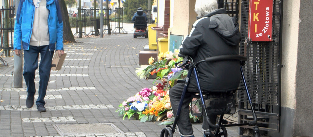 Tanie obiady dla seniorów. Ta grupa coraz biedniejsza