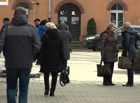 Sąsiedzka pomoc, a tam, gdzie sąsiadów brak – wparcie urzędnikó - grafika