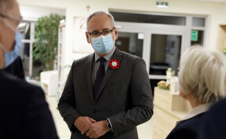 Minister Zdrowia złożył życzenia stulatce w pilskim hospicjum 