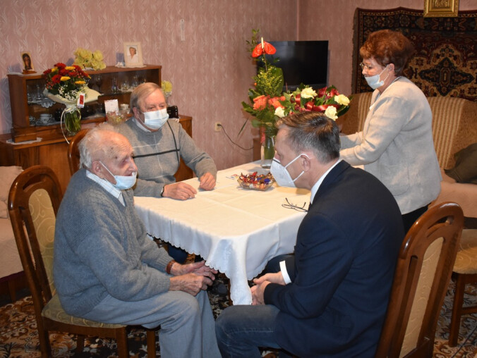 Kazimierz Kowalów z Piły właśnie skończył sto lat!  - grafika
