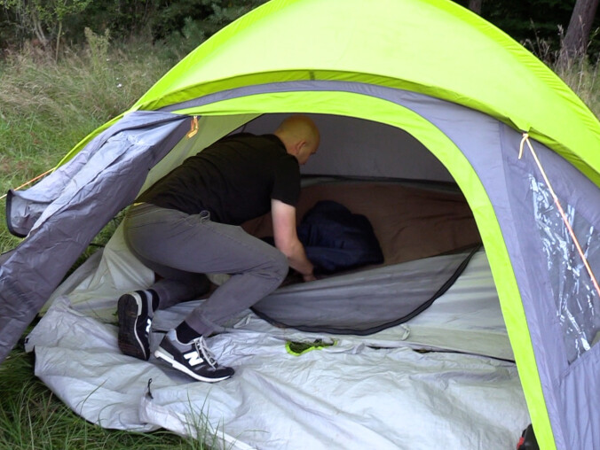 "Niebo jest pełne gwiazd", czyli zalety nocowania w lesie - grafika