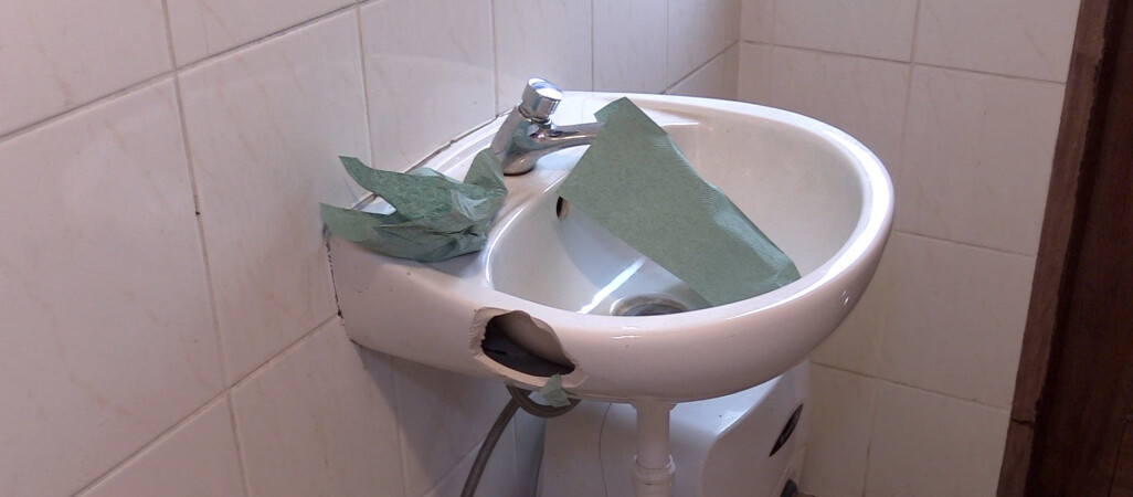 Zdemolowali kolejny szalet miejski