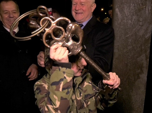 Kaczory świętują. Już są miastem  - grafika