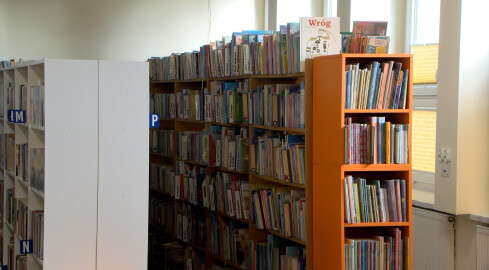 Lifting biblioteki w Krajence - grafika