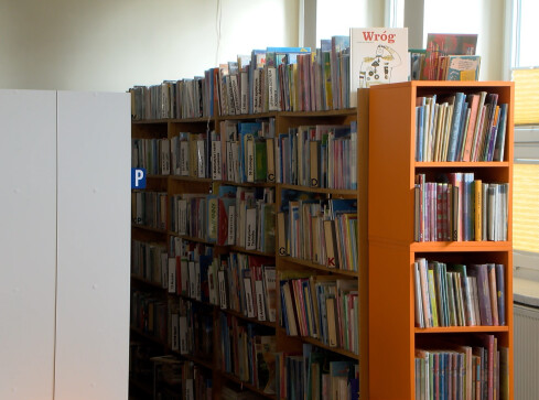 Lifting biblioteki w Krajence - grafika