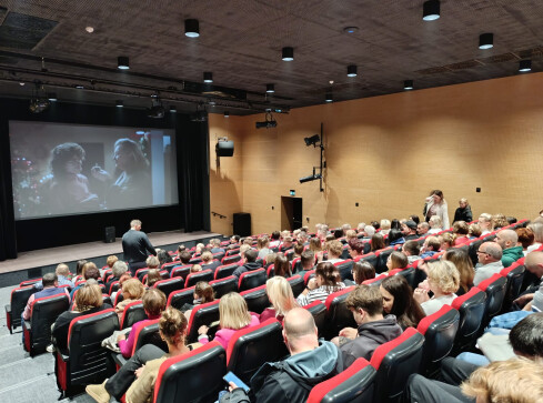 30 lat czekali na powrót kina - grafika