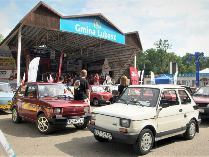 Parada maluchów i dużych fiatów dla chorej Bereniki  - grafika