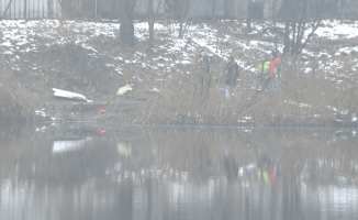 Strażacy wyłowili ciało z glinianek w Pile - ZDJĘCIA [AKTUALIZACJA]