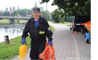 Nurkowie sprzątali Gwdę. Czego tam nie było! [FOTO]