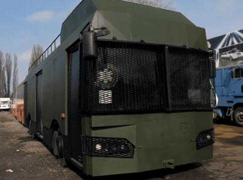 Pilskie autobusy ratują ukraińskich żołnierzy - grafika