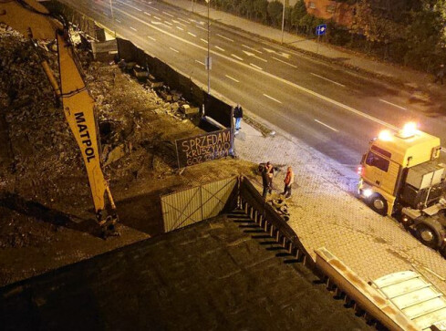Rozbiórka dawnego DH Stokłosa w Pile dobiegła końca - grafika
