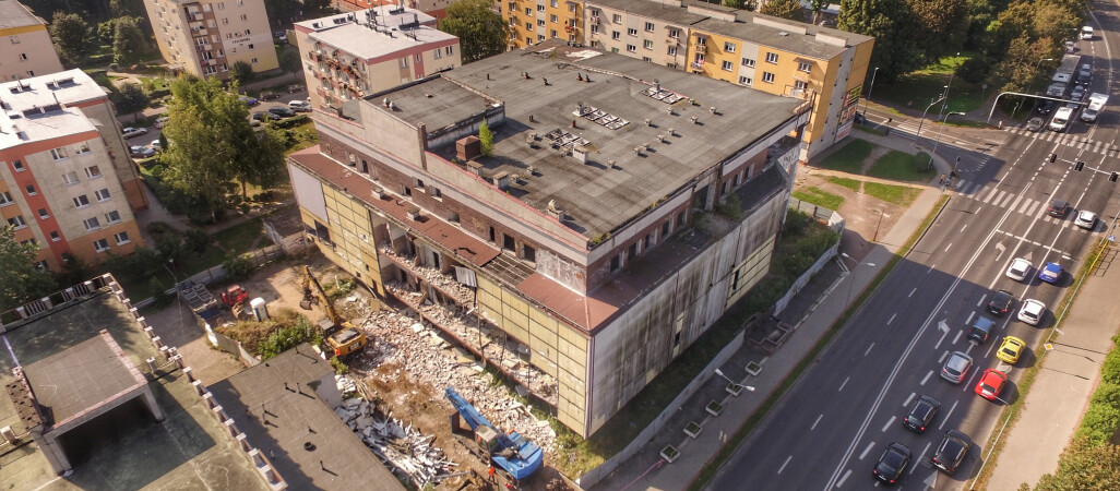 Ruszyła rozbiórka dawnego DH Stokłosa