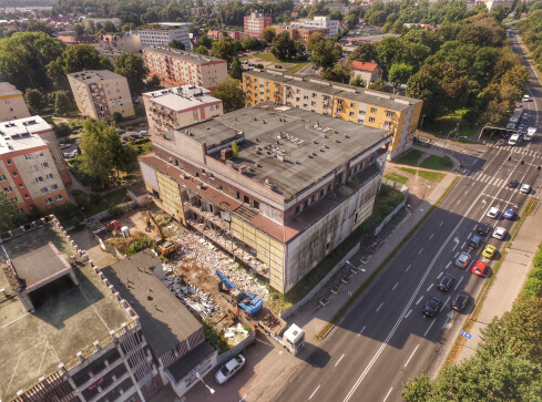 Ruszyła rozbiórka dawnego DH Stokłosa - grafika