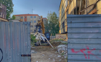 Ruszyła rozbiórka dawnego DH Stokłosa