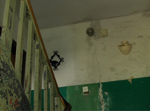 Zapomnieni mieszkańcy kamienicy - grafika