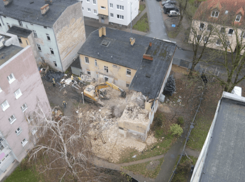 Wyburzają kamienice na Ludowej w Pile - grafika