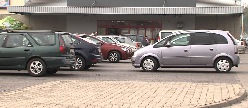 24-letni złodziej z nożem na ochroniarza 