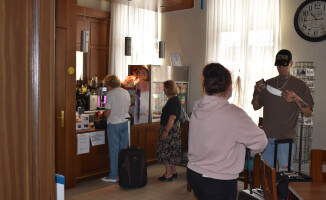 Masz zbędne pianino, czy fortepian? Może służyć podróżnym