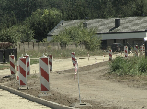 Awantura o chodniki i za wąskie wjazdy na osiedlu Motylewo - grafika