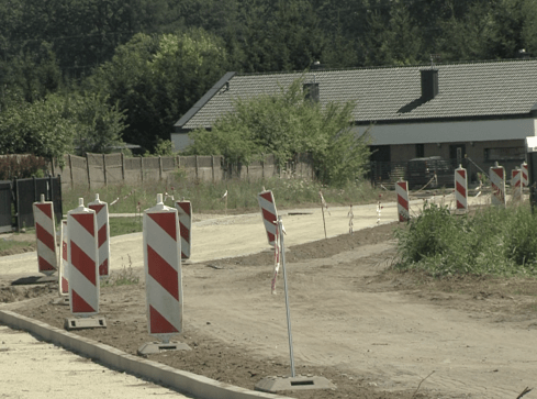 Awantura o chodniki i za wąskie wjazdy na osiedlu Motylewo - grafika
