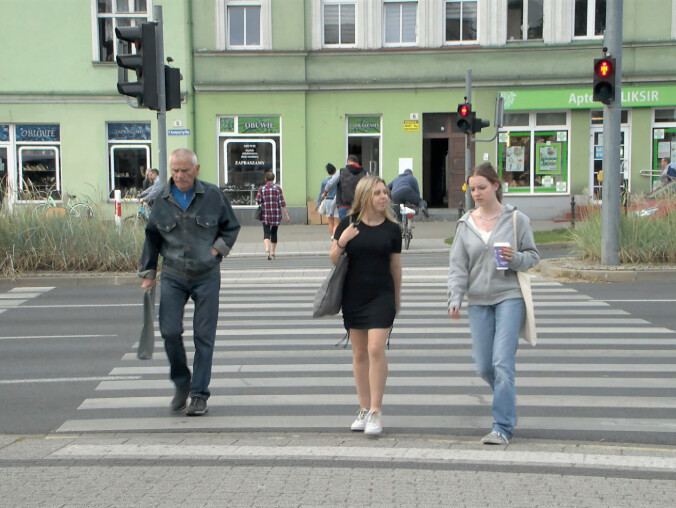 Kolejne doświetlane przejścia dla pieszych  - grafika