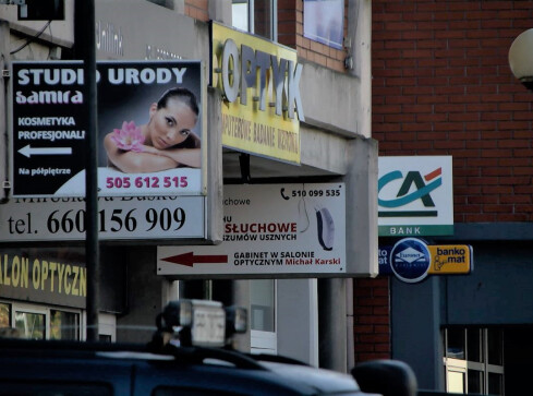 Znikają reklamy z przestrzeni miejskiej. Porządki w Pile  - grafika