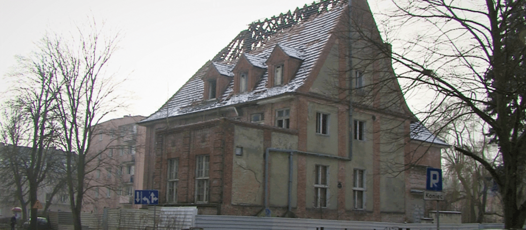 Rozpoczął się proces podpalacza starego sanepidu w Pile 