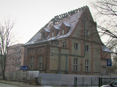 Rozpoczął się proces podpalacza starego sanepidu w Pile  - grafika