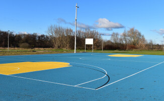 Skateplaza nabiera kształtów - ZDJĘCIA