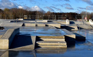 Skateplaza nabiera kształtów - ZDJĘCIA 