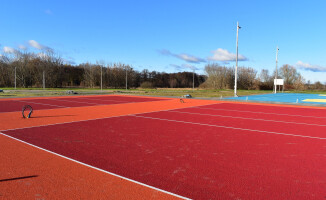 Skateplaza nabiera kształtów - ZDJĘCIA