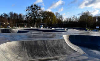 Skateplaza nabiera kształtów - ZDJĘCIA