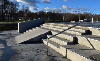 Skateplaza nabiera kształtów - ZDJĘCIA 