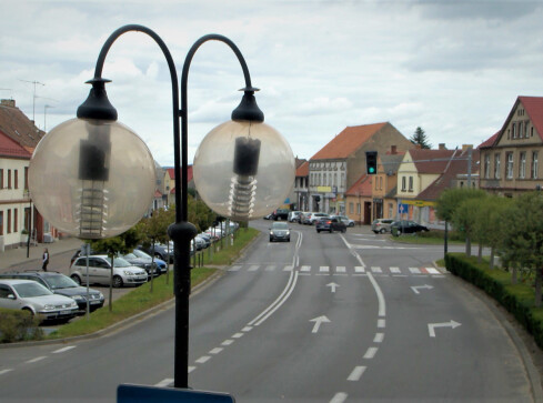 W Szamocinie dziś zgasły latarnie uliczne. Powód? Oszczędności  - grafika