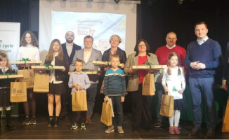 Laureaci konkursu plastycznego dla dzieci nagrodzeni